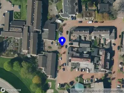 Ambulance en brandweer met grote spoed naar de Bartus van de Walstraat in Ochten