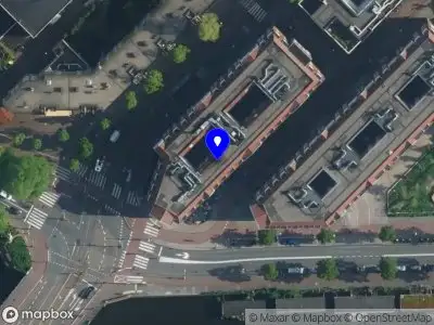 Ambulance naar de Cornelis Vermuydenstraat in Amsterdam