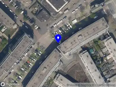 Ambulance met grote spoed naar de Stoomtramweg in Rotterdam