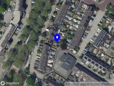 Ambulance met gepaste spoed naar de Henriëtte Roland Holst-erf in Dordrecht
