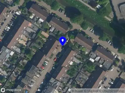 Ambulance met grote spoed naar de Irawan Soejonostraat in Amsterdam