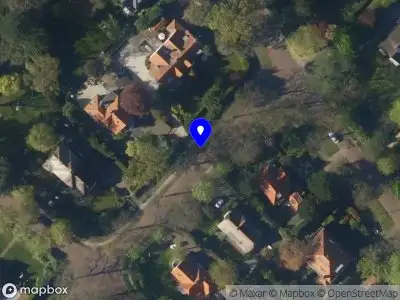 Ambulance met grote spoed naar de Weteringlaan in Wassenaar