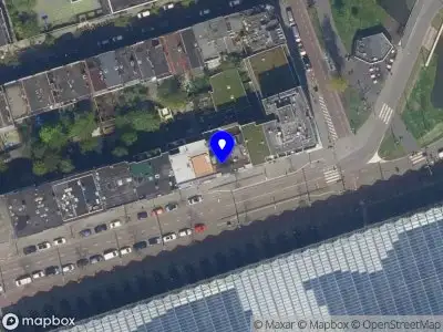 Ambulance met gepaste spoed naar de Stationssingel in Rotterdam