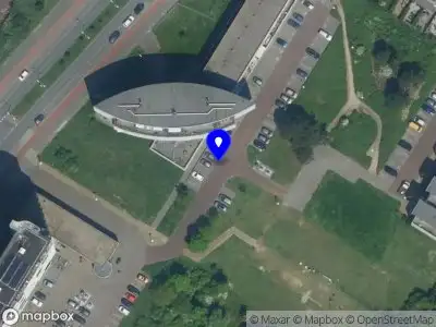 Ambulance met grote spoed naar de Wouwenkoplaan in IJmuiden