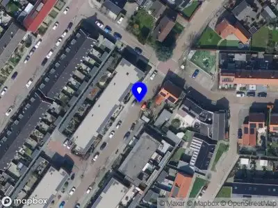 Ambulance met grote spoed naar de Bernhardstraat in 's-Gravendeel