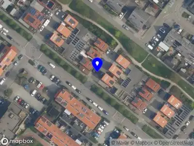 Ambulance met grote spoed naar de Laurierpad in Wateringen