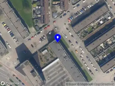 Ambulance met grote spoed naar de Gelkenesstraat in Rotterdam