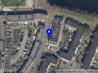 Ambulance met grote spoed naar de Loofdakstraat in Rotterdam