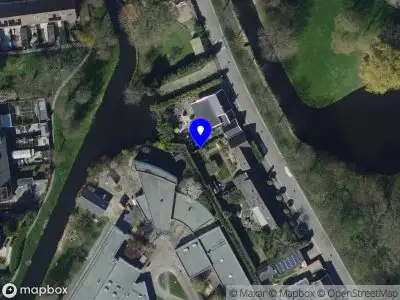 Ambulance met grote spoed naar de Muiderslotpad in Hellevoetsluis