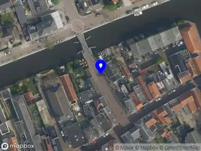 Brandweer met gepaste spoed naar de Veerstraat in Haastrecht vanwege stormschade