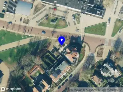 Brandweer met gepaste spoed naar de Stationsplein in Steenwijk vanwege stormschade