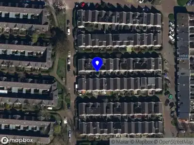 Politie met grote spoed naar de Eillartsstraat in Leeuwarden vanwege steekincident