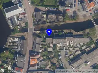 Ambulance met grote spoed naar de Kleinpolderkade in Rotterdam