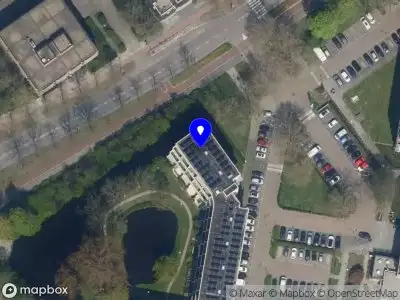 Ambulance met grote spoed naar de De Baronie in Capelle aan den IJssel