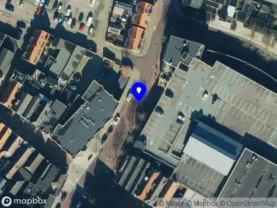 Brandweer met gepaste spoed naar de Eendrachtstraat in Meppel vanwege stormschade