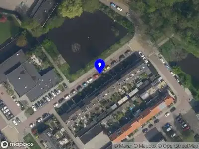 Ambulance met grote spoed naar de Vijverzicht in Nieuwerkerk aan den IJssel