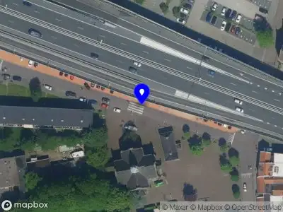 Brandweer met gepaste spoed naar de Verzetstraat in Koog aan de Zaan vanwege een buitenbrand