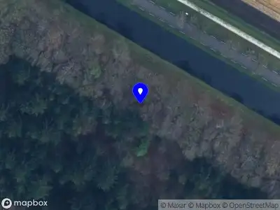 Politie met grote spoed naar de Hoofdweg in Veenhuizen vanwege voertuigen te water