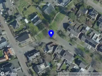 Politie naar de Langstraat in Milsbeek vanwege aanrijding met letsel