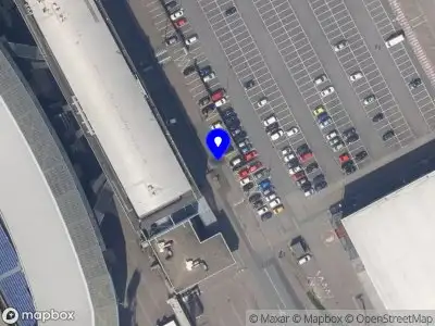 Ambulance met grote spoed naar de Van Zandvlietplein in Rotterdam