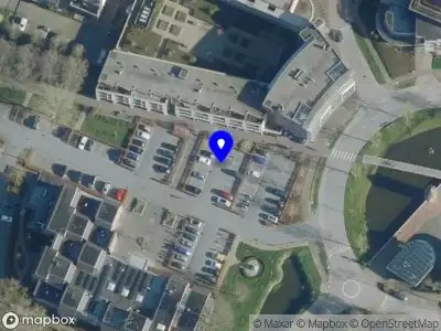 Brandweer met grote spoed naar de Wethouder Kentiestraat in Woudrichem vanwege gebouwbrand