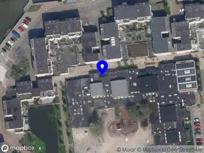 Ambulance met gepaste spoed naar de Maria Danneels erf in Capelle aan den IJssel