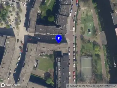 Ambulance met gepaste spoed naar de Hooglandstraat in Rotterdam