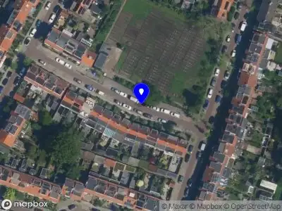 Brandweer met grote spoed naar de Kortenaerstraat in Haarlem vanwege reanimatie