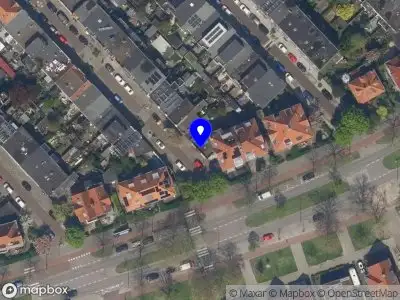 Ambulance met grote spoed naar de Veenlantstraat in Schiedam