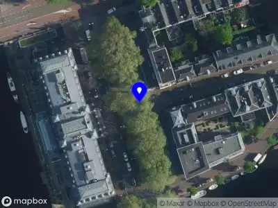 Ambulance met gepaste spoed naar de Prof. Tulpplein in Amsterdam