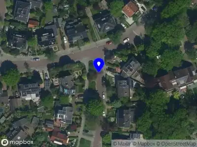 Ambulance met grote spoed naar de Eyndenhoefflaan in Santpoort-Noord