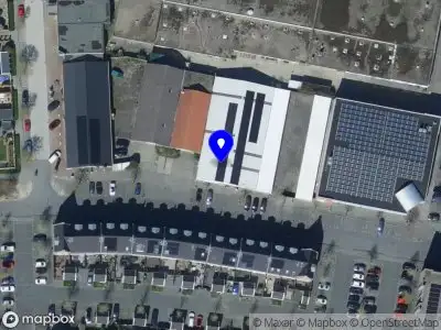 Ambulance met grote spoed naar de Sommelsdijkse Haven in Sommelsdijk