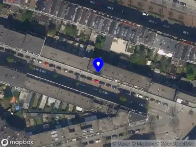 Ambulance met grote spoed naar de Rosenveldtstraat in Rotterdam