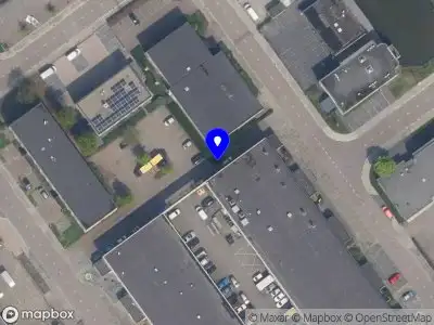 Ambulance met grote spoed naar de Essebaan in Capelle aan den IJssel