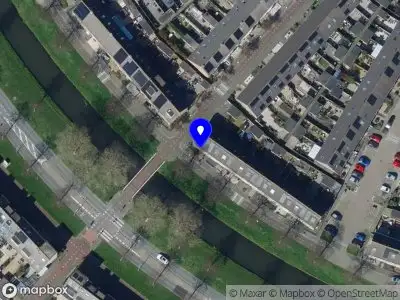 Ambulance met grote spoed naar de Gesina van der Molenstraat in Spijkenisse