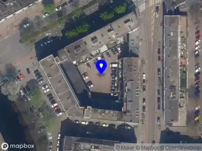Ambulance met grote spoed naar de Jonker Franshof in Rotterdam