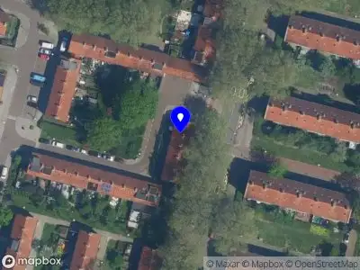 Ambulance met gepaste spoed naar de Eduard Vetermanstraat in Amsterdam