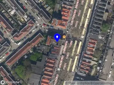 Ambulance met grote spoed naar de Groene Hilledijk in Rotterdam