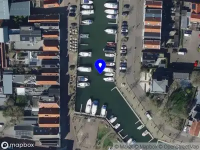 Brandweer met gepaste spoed naar de Molendijk in Oud-Beijerland