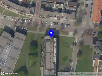 Ambulance met grote spoed naar de Mezenstraat in Rotterdam