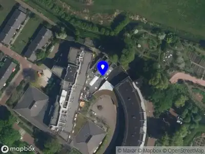 Ambulance met grote spoed naar de Rockaertshof in Haarlem