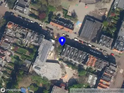 Ambulance met grote spoed naar de Vredehofweg in Rotterdam