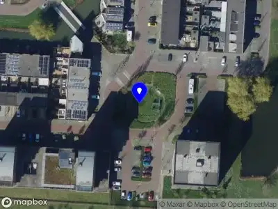 Ambulance met grote spoed naar de Weerkant in Barendrecht