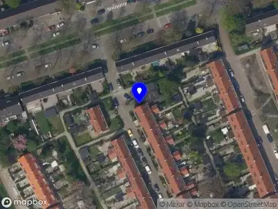 Ambulance met grote spoed naar de Meiland in Rotterdam