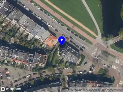 Ambulance met grote spoed naar de Kralingse Plaslaan in Rotterdam