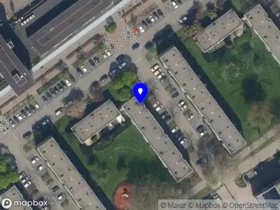 Ambulance met grote spoed naar de De Wildestraat in Schiedam
