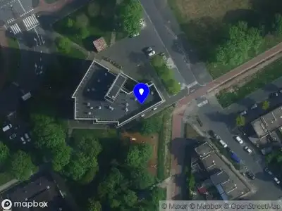 Ambulance met grote spoed naar de Kralenbeek in Amsterdam