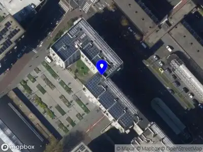 Ambulance met grote spoed naar de Calandplein in 's-Gravenhage