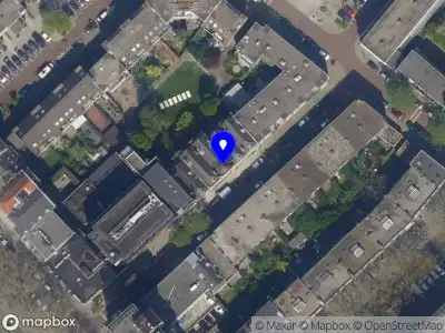 Ambulance met grote spoed naar de Roo-Valkstraat in Rotterdam