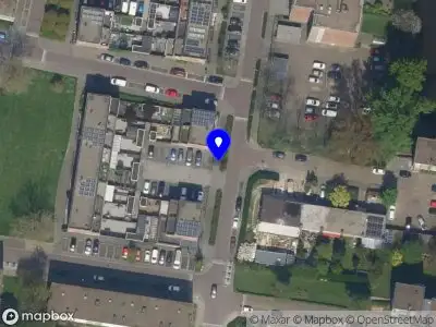 Ambulance met grote spoed naar de Blois van Treslongstraat in Vlaardingen